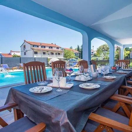 Holiday home Deep Blue *